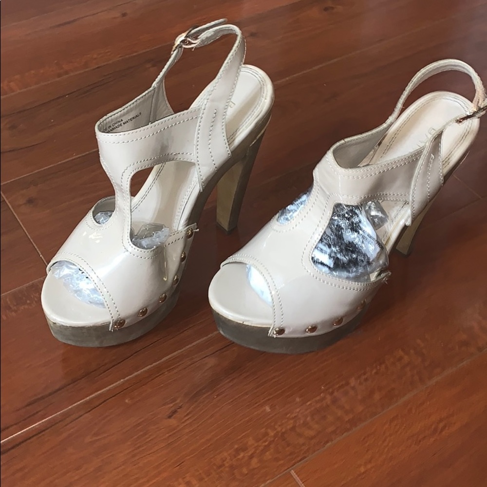 “Bakers” platform sandals
